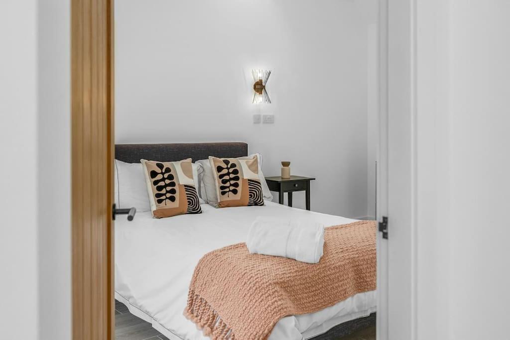 Luxury Riverside Retreat Broughton  Екстер'єр фото