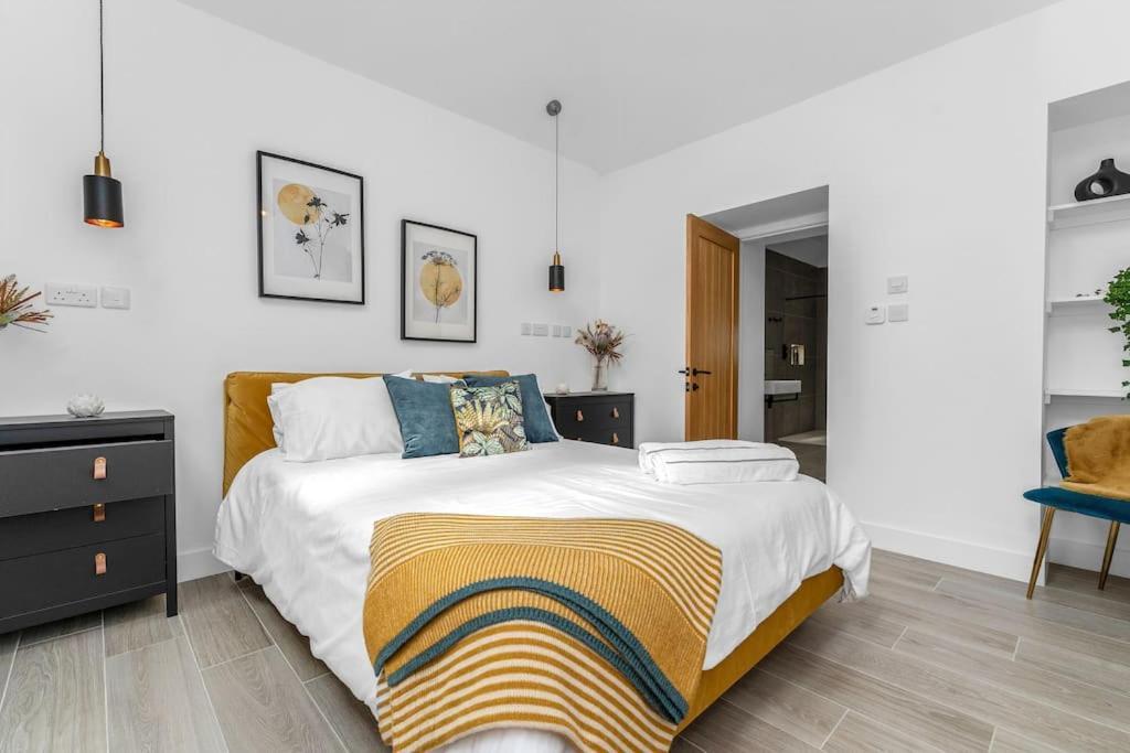 Luxury Riverside Retreat Broughton  Екстер'єр фото
