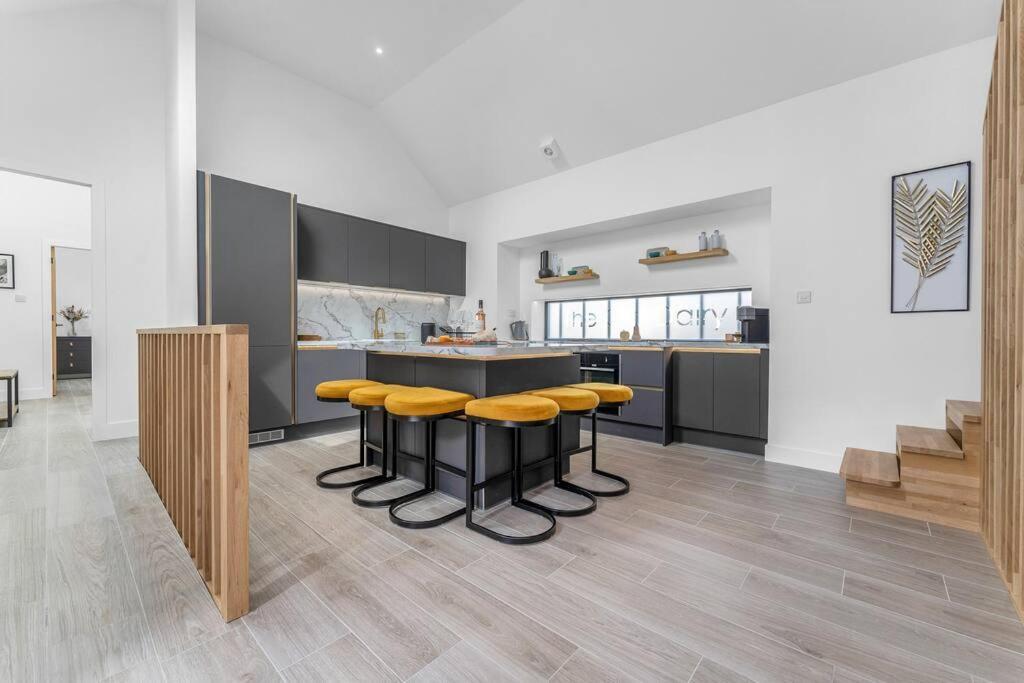 Luxury Riverside Retreat Broughton  Екстер'єр фото
